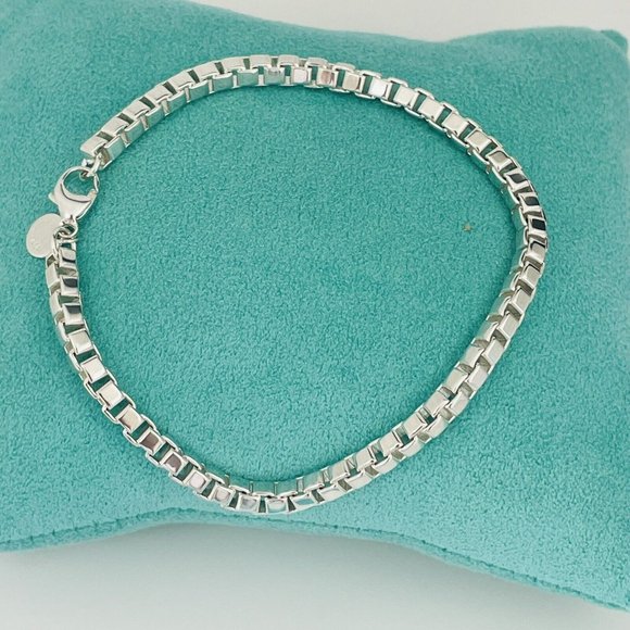 7.5" Tiffany Venetian Link Bracelet Size Medium in Sterling Silver - Picture 1 of 6